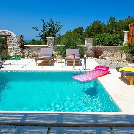 Sojoy Allure Apartment